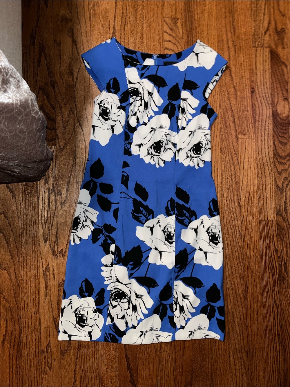 Scarlett Blue Floral Cap-Sleeve Midi Dress